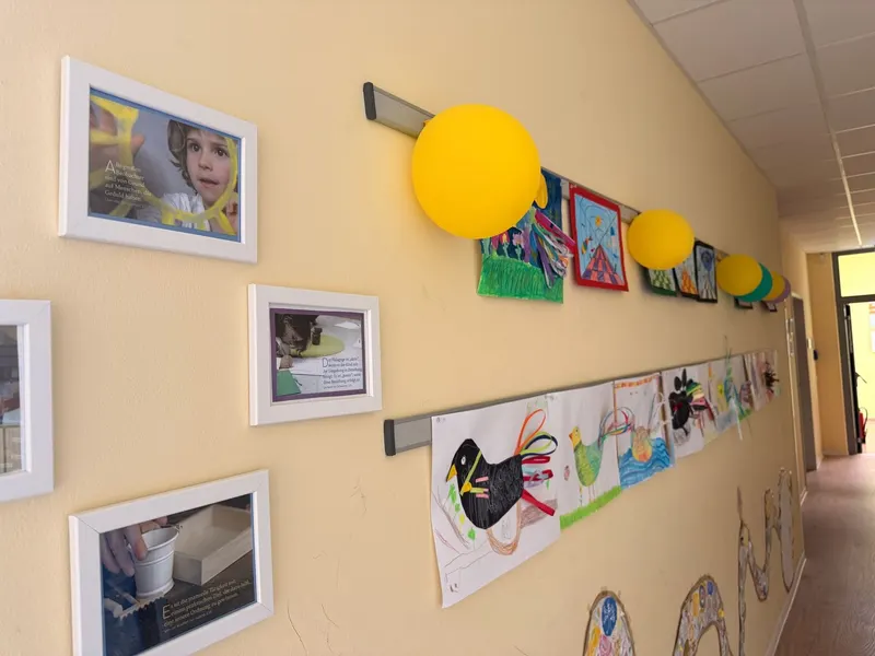 Flur: Kunstwerke der Kinder