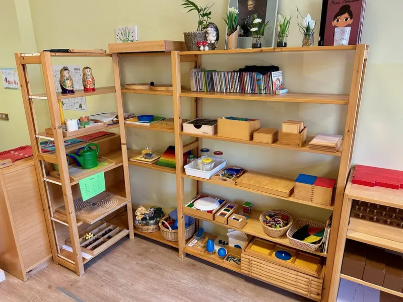 Montessori-Raum: Sinnesmaterial